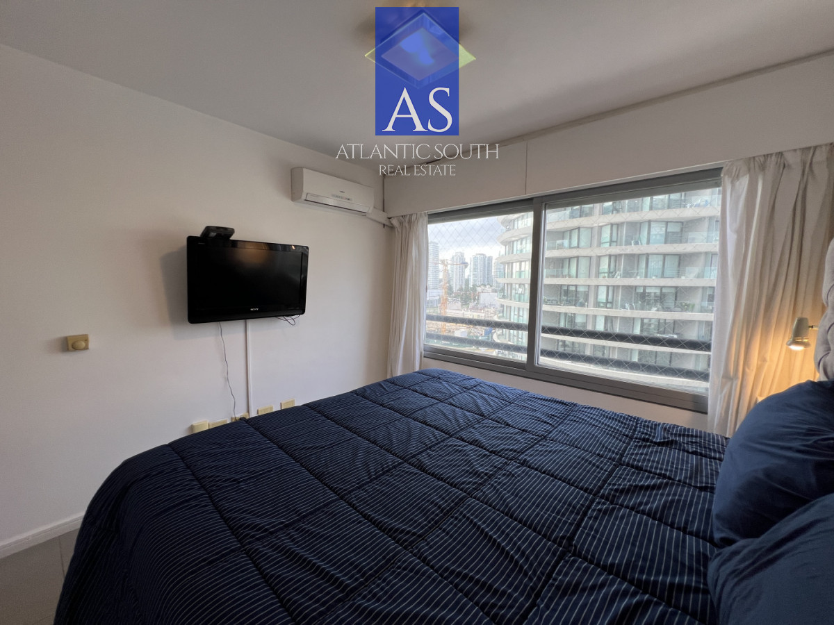 Apartamento ID.4669 - Apartamento de 2 dormitorios moderno con parrillero propio y garage Playa Mansa