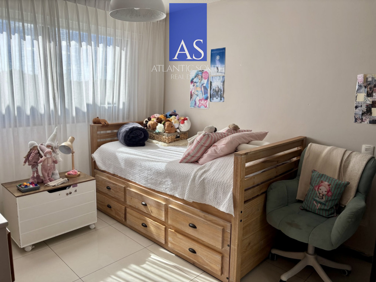 Apartamento ID.5156 - Apartamento de 3 dormitorios con balcón y garaje en la zona del Club Cantegril, Punta del Este