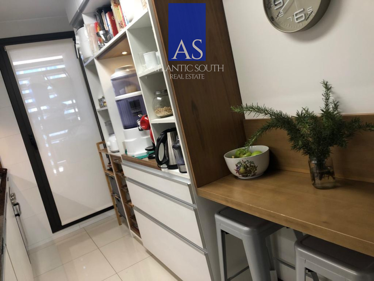 Apartamento ID.5156 - Apartamento de 3 dormitorios con balcón y garaje en la zona del Club Cantegril, Punta del Este