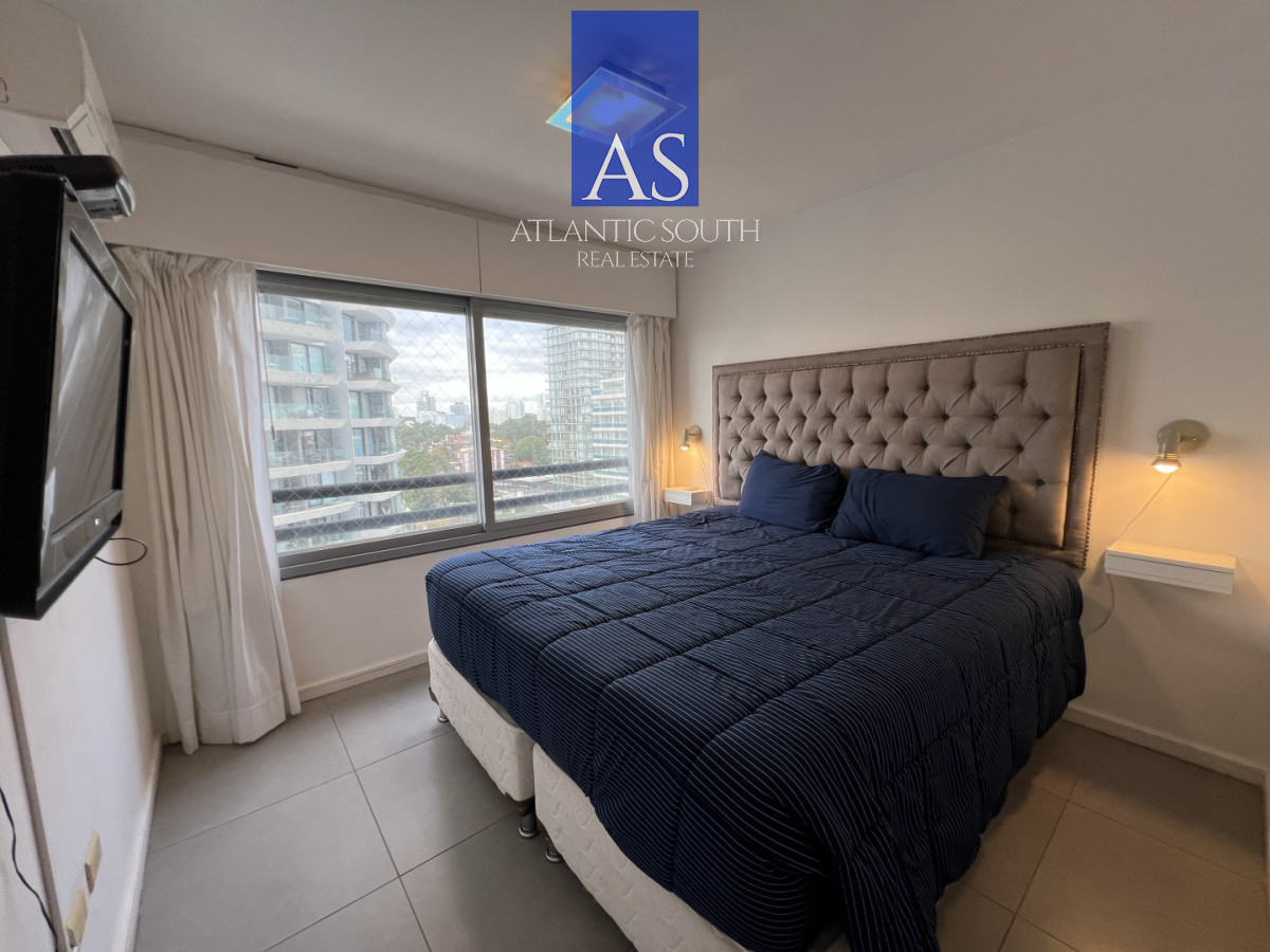 Apartamento ID.4669 - Apartamento de 2 dormitorios moderno con parrillero propio y garage Playa Mansa