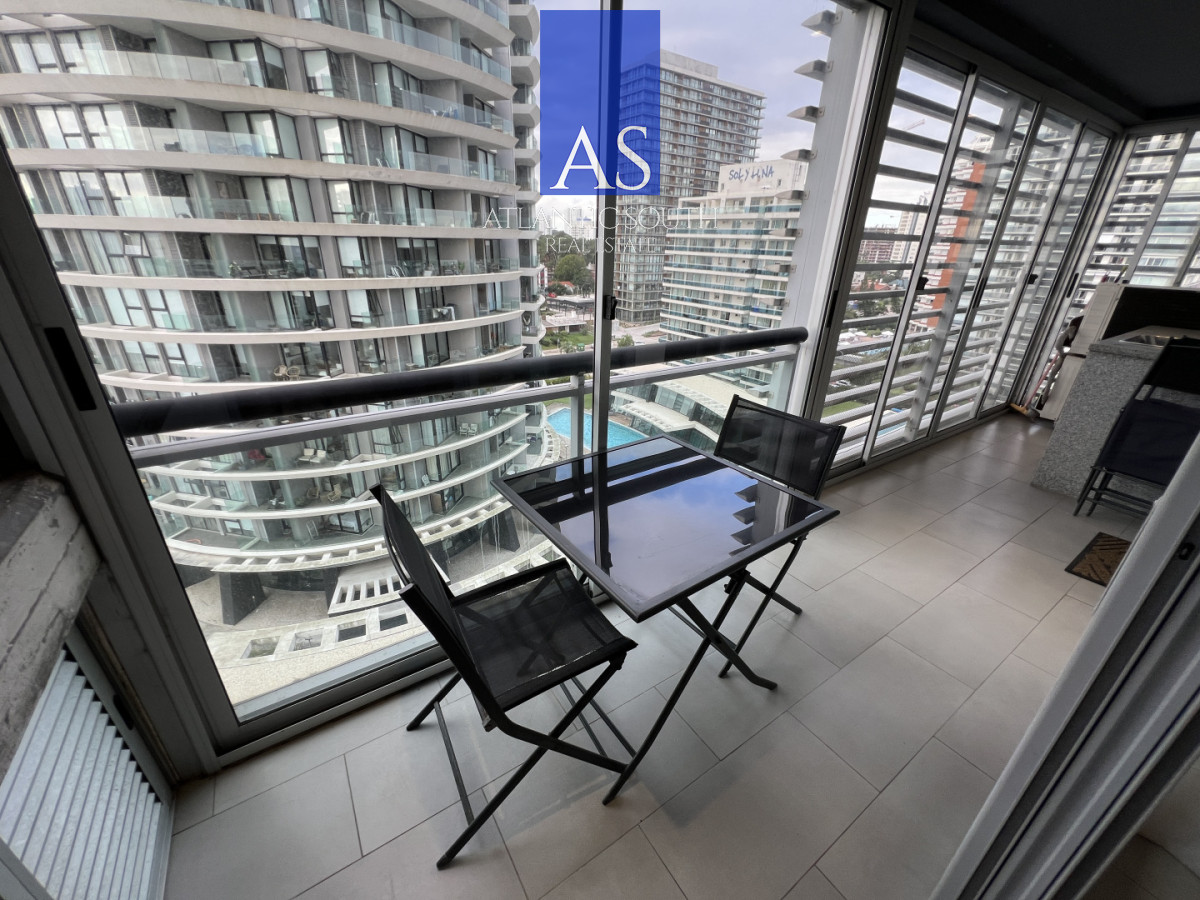 Apartamento ID.4669 - Apartamento de 2 dormitorios moderno con parrillero propio y garage Playa Mansa