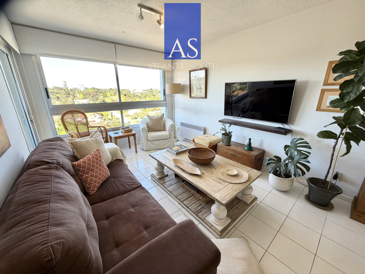 Apartamento de 2 dormitorios en venta en Palm Beach - Playa Mansa, Punta del Este