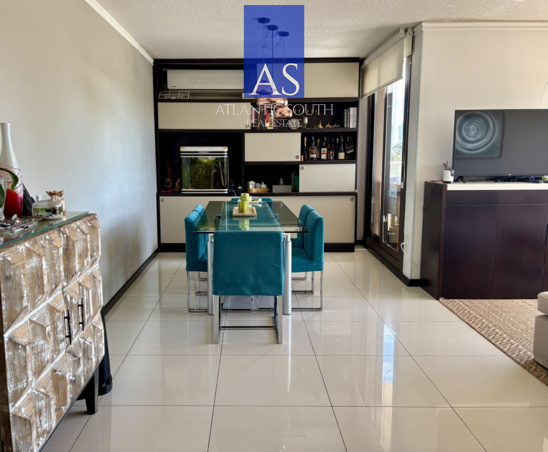 Apartamento ID.5156 - Apartamento de 3 dormitorios con balcón y garaje en la zona del Club Cantegril, Punta del Este