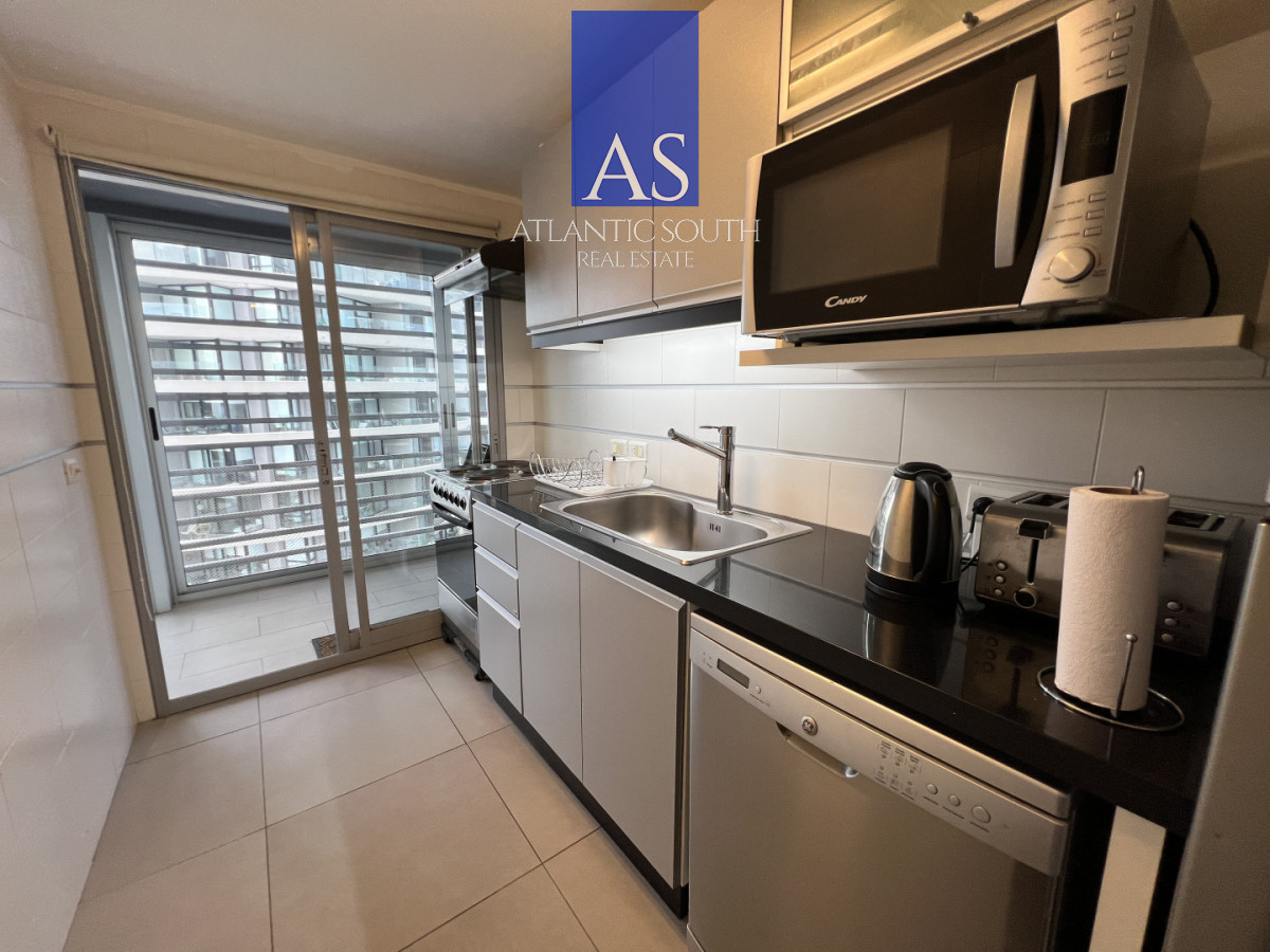 Apartamento ID.4669 - Apartamento de 2 dormitorios moderno con parrillero propio y garage Playa Mansa
