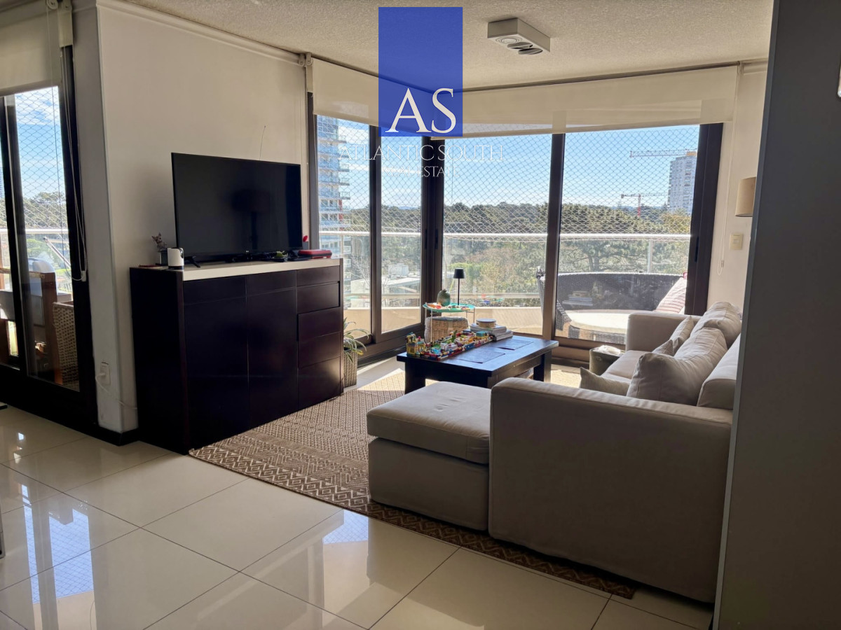 Apartamento ID.5156 - Apartamento de 3 dormitorios con balcón y garaje en la zona del Club Cantegril, Punta del Este
