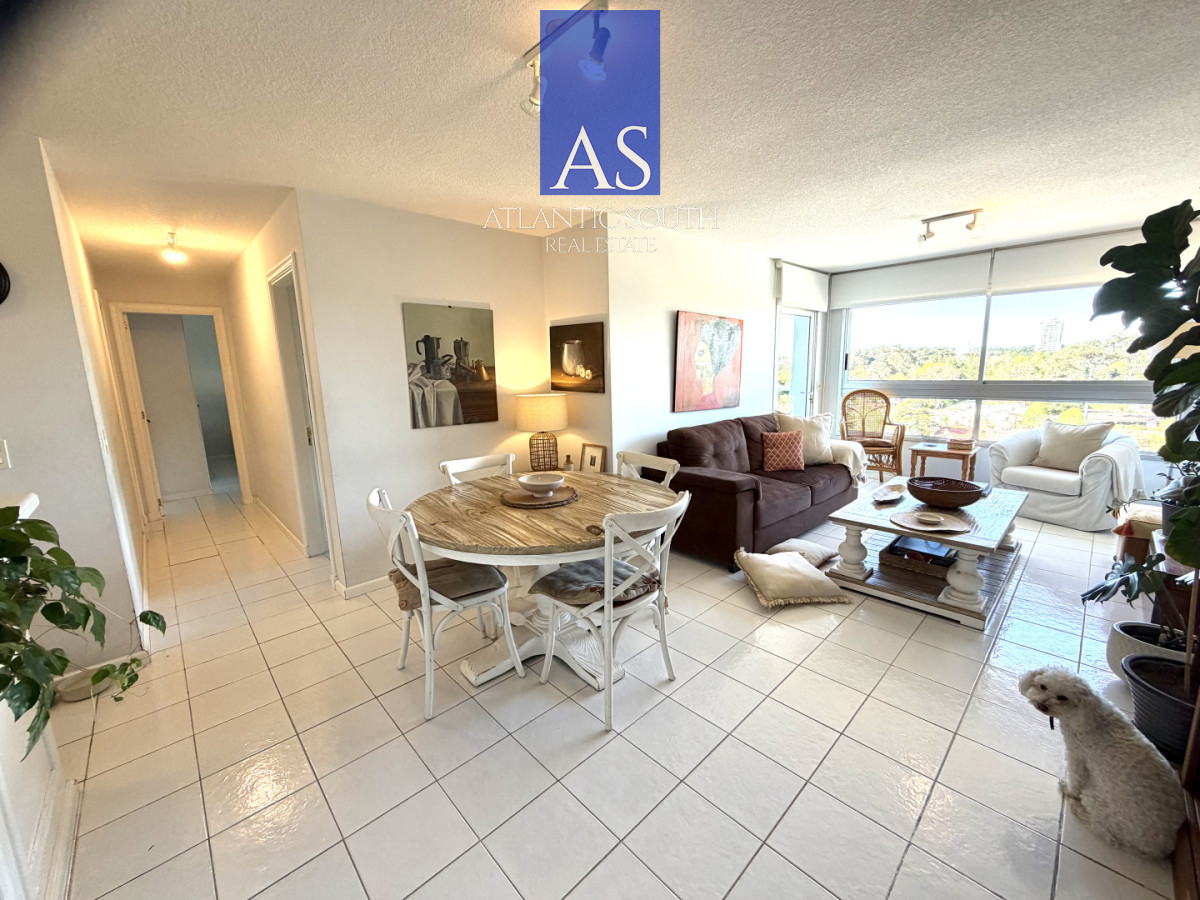Apartamento de 2 dormitorios en venta en Palm Beach - Playa Mansa, Punta del Este