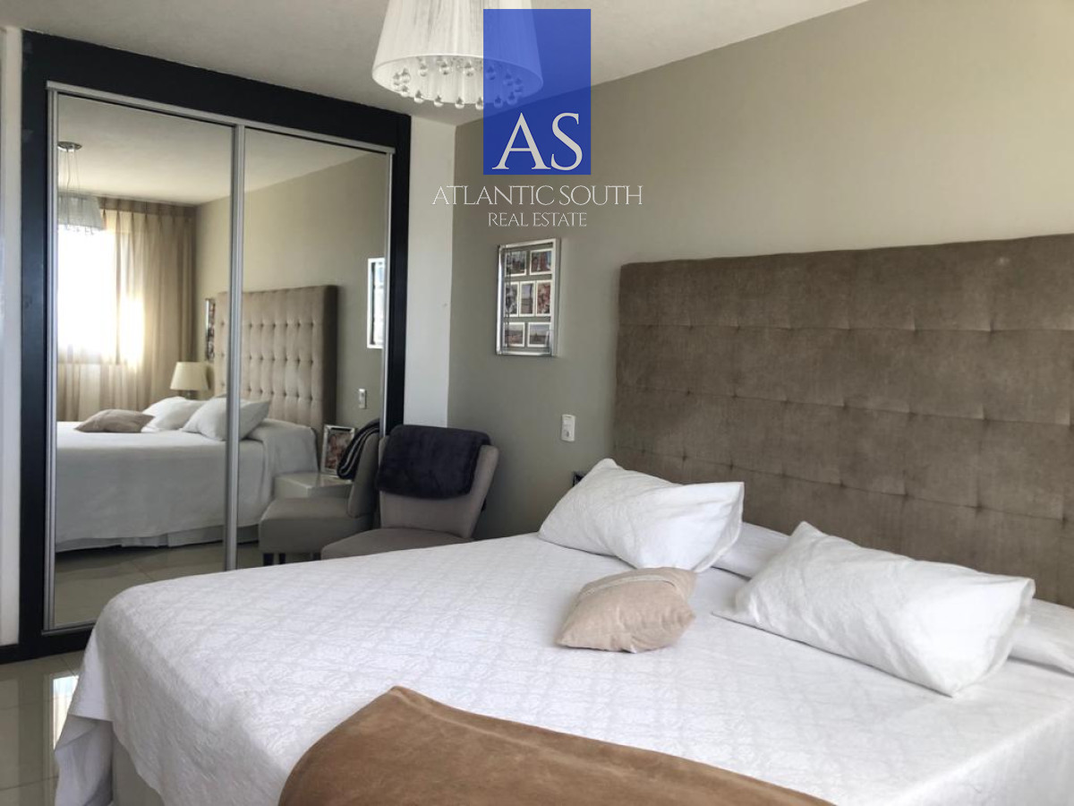 Apartamento ID.5156 - Apartamento de 3 dormitorios con balcón y garaje en la zona del Club Cantegril, Punta del Este