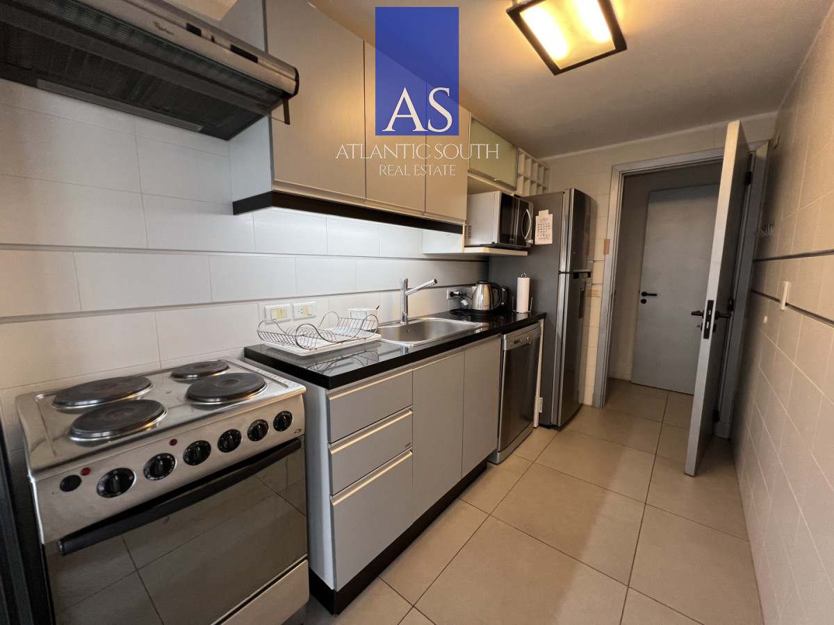 Apartamento ID.4669 - Apartamento de 2 dormitorios moderno con parrillero propio y garage Playa Mansa