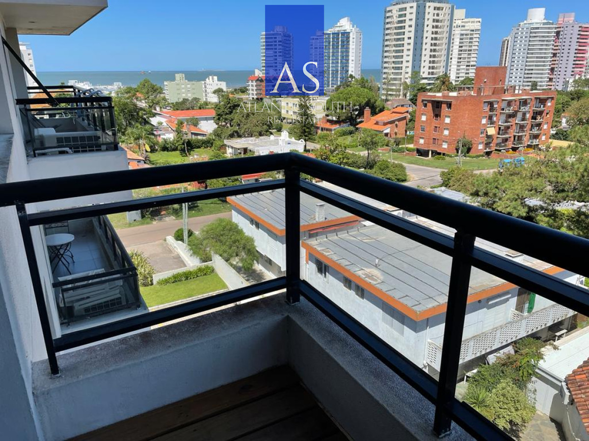 Apartamento ID.4032 - Apartamento piso alto con vista al mar moderno, bajos gastos con servicios, cochera
