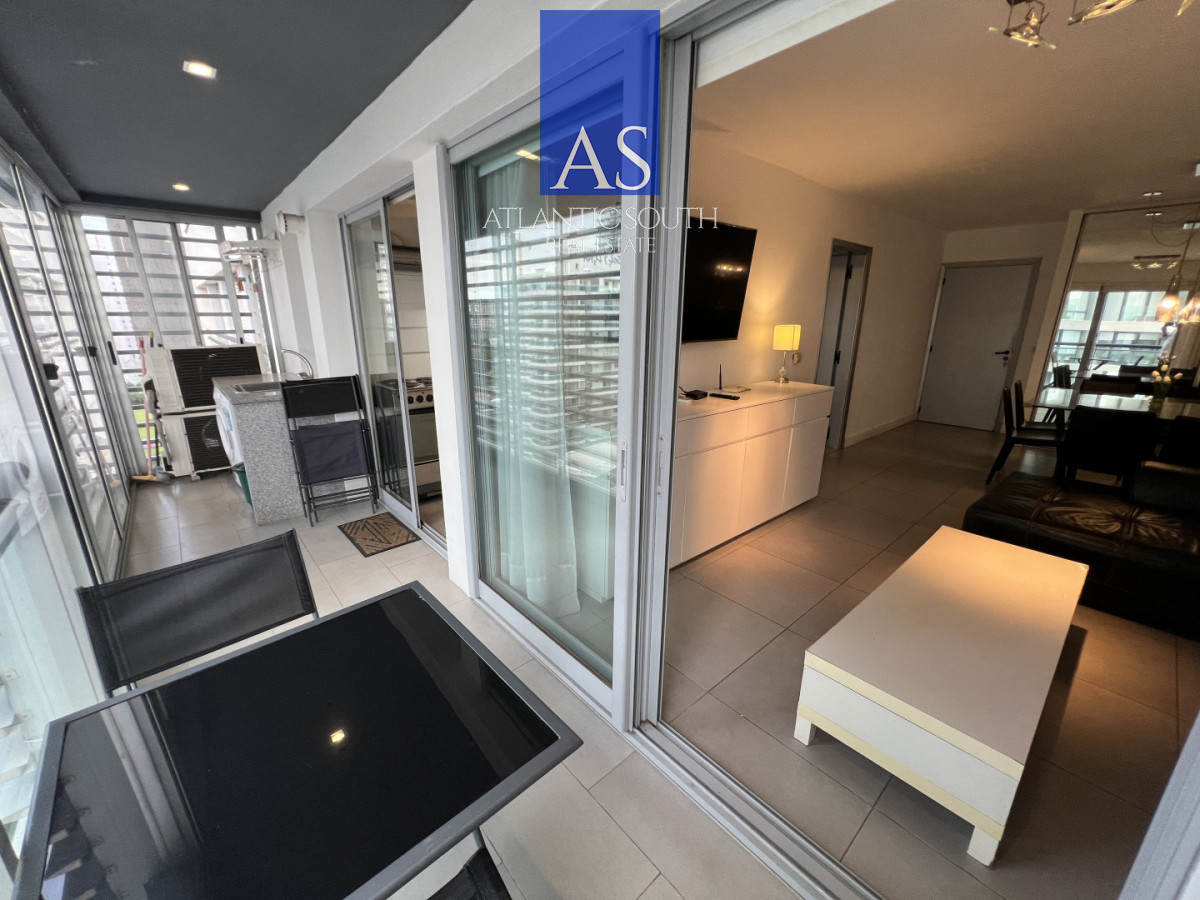 Apartamento ID.4669 - Apartamento de 2 dormitorios moderno con parrillero propio y garage Playa Mansa