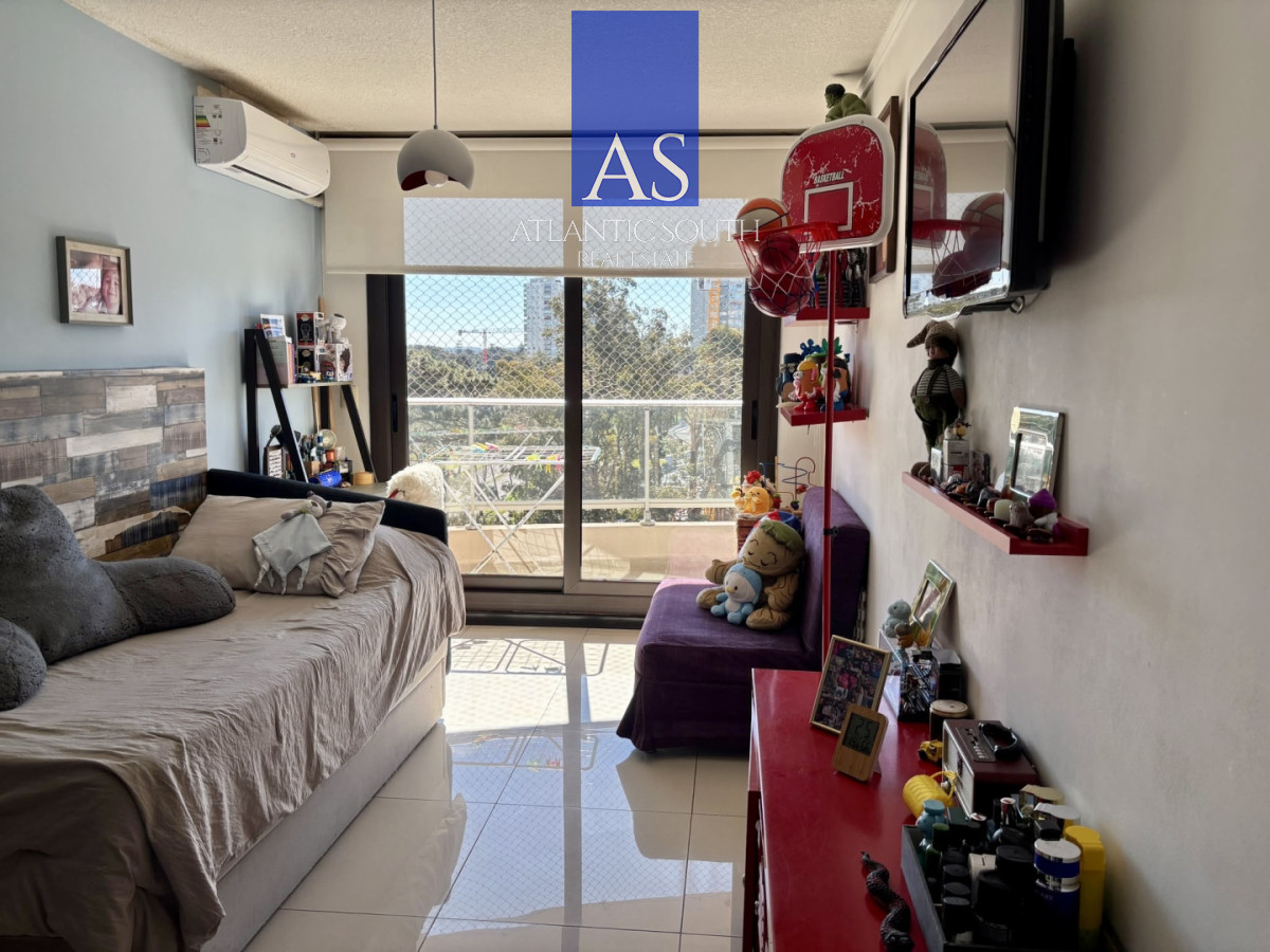 Apartamento ID.5156 - Apartamento de 3 dormitorios con balcón y garaje en la zona del Club Cantegril, Punta del Este