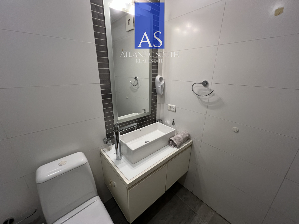 Apartamento ID.4669 - Apartamento de 2 dormitorios moderno con parrillero propio y garage Playa Mansa