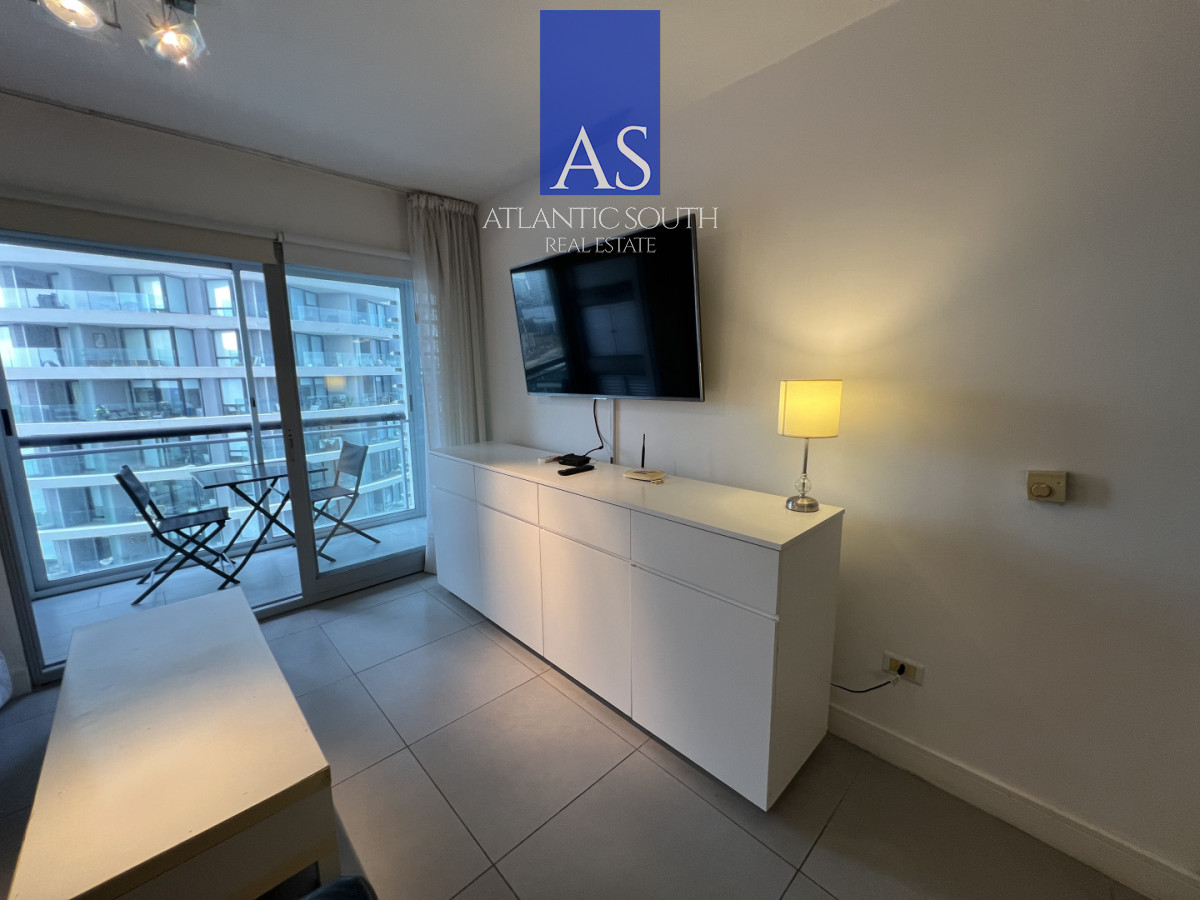 Apartamento ID.4669 - Apartamento de 2 dormitorios moderno con parrillero propio y garage Playa Mansa