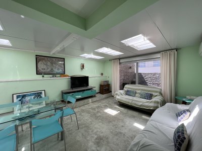 Apartamento 2 dormitorios en Peninsula, a metros de la playa, parrillero propio