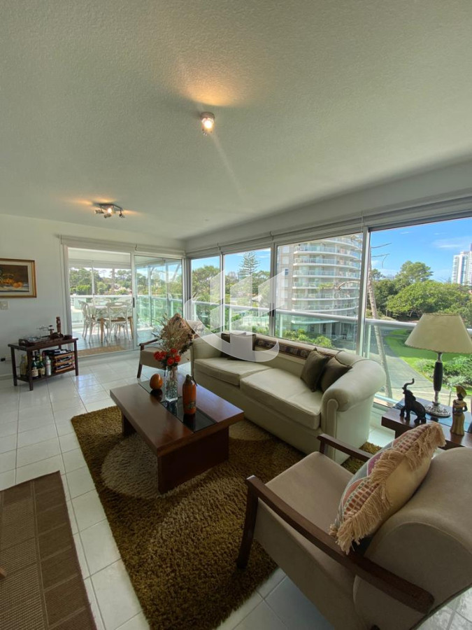 Apartamento ID.300 - Venta, apartamento, 2 dormitorios, Mansa, Punta del Este