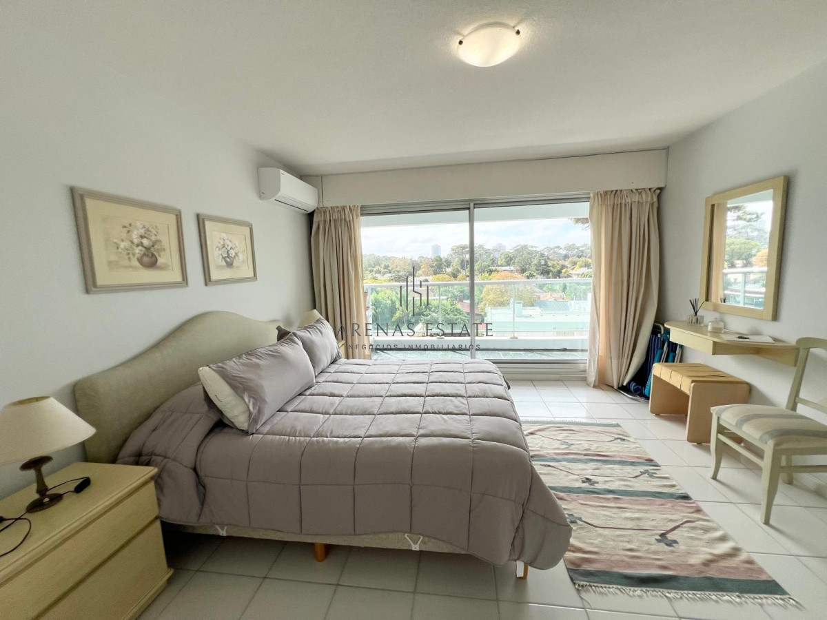 Apartamento ID.3327 - Apto en venta de 2 dormitorios, 2 baños, 1 en suite Mansa Pda. 8