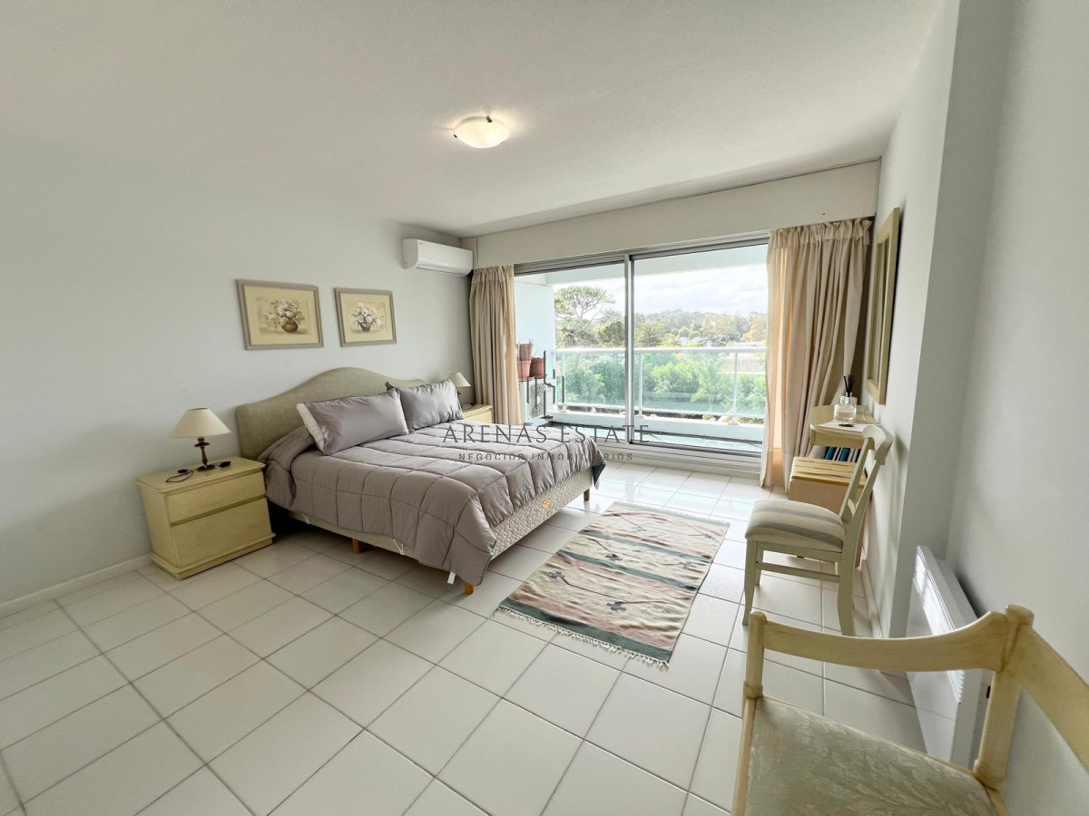 Apartamento ID.3327 - Apto en venta de 2 dormitorios, 2 baños, 1 en suite Mansa Pda. 8