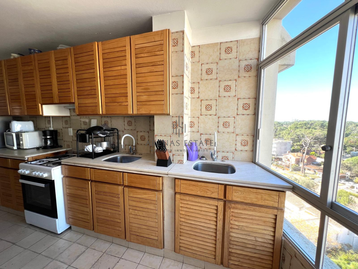 Apartamento ID.3841 - apartamento en venta zona shopping punta, 2 dormitorios y dependencia