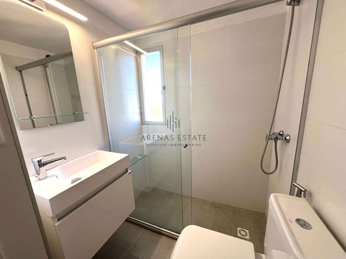 Apartamento ID.3841 - apartamento en venta zona shopping punta, 2 dormitorios y dependencia