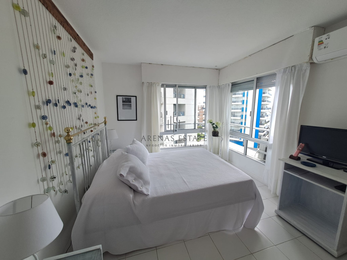 Apartamento ID.4110 - Apartamento en Brava - Punta del Este con vista y parrillero. 