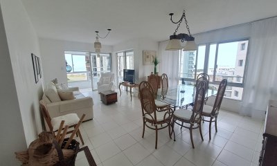 Apartamento en Brava - Punta del Este con vista VENTA 2 DORMITORIOS