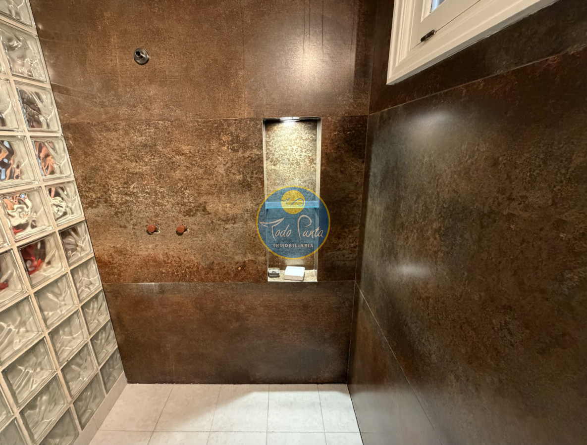 Miniatura de Casa de 5 dormitorios en Lugano, Punta del Este | Todo Punta