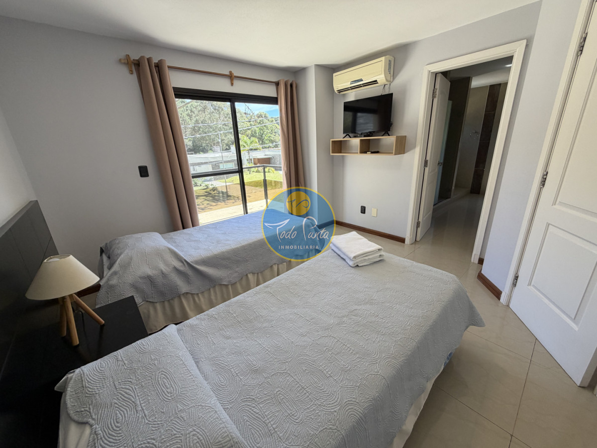 Miniatura de Casa de 4 dormitorios en Solanas, Punta del Este | Todo Punta