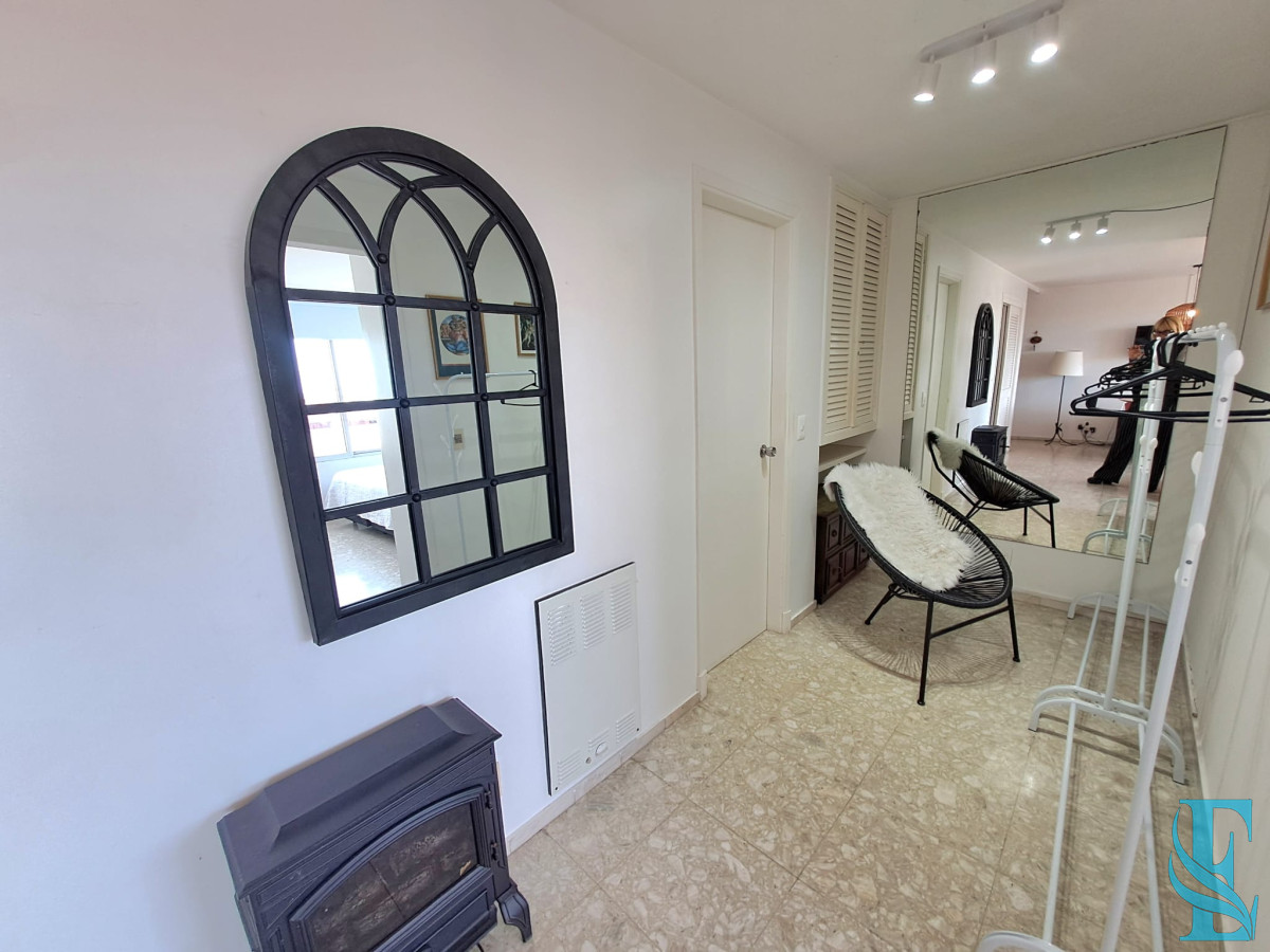 Apartamento ID.661 - Venta. Península, 1 dormitorio y medio garaje.