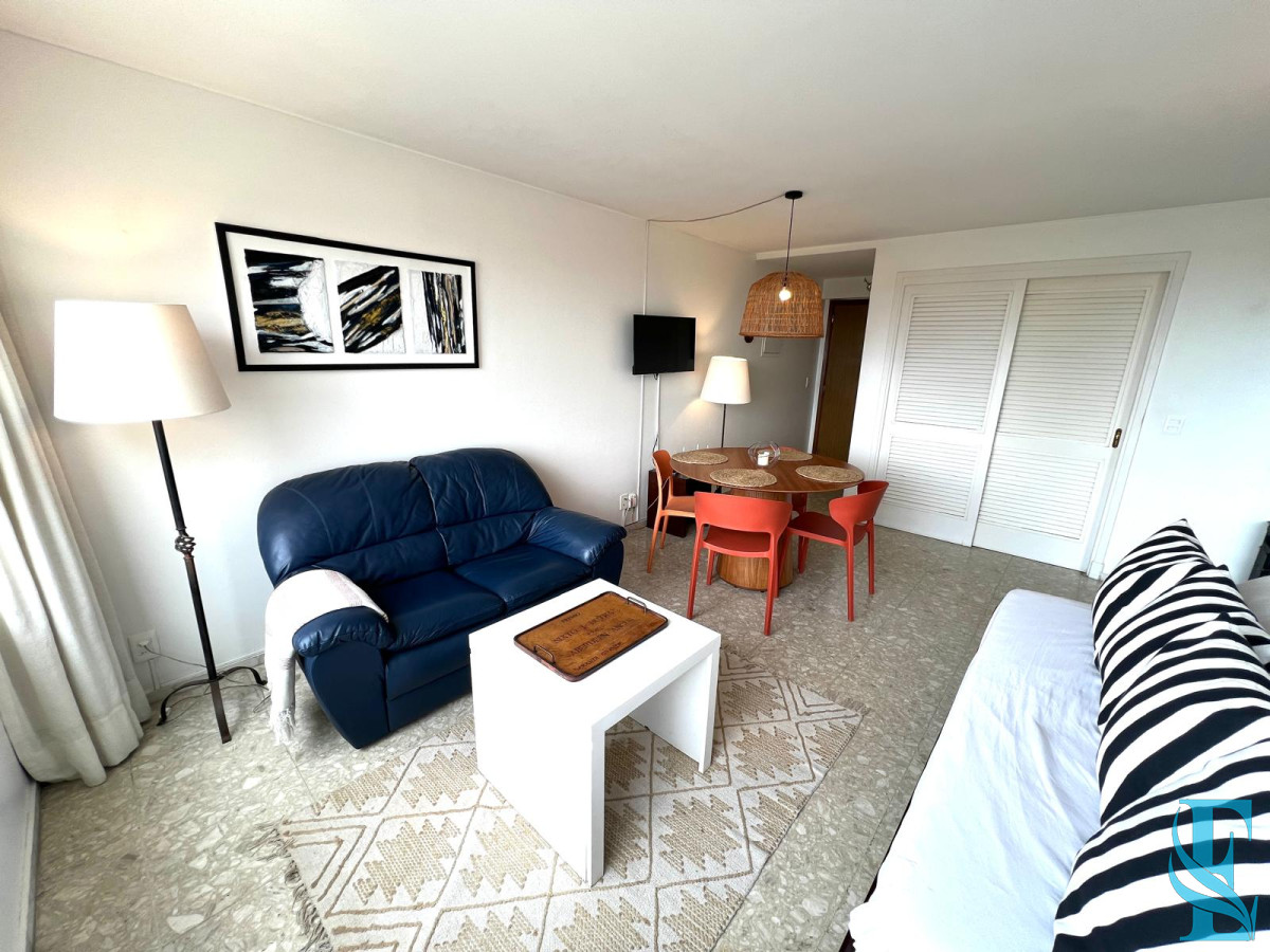 Apartamento ID.661 - Venta. Península, 1 dormitorio y medio garaje.