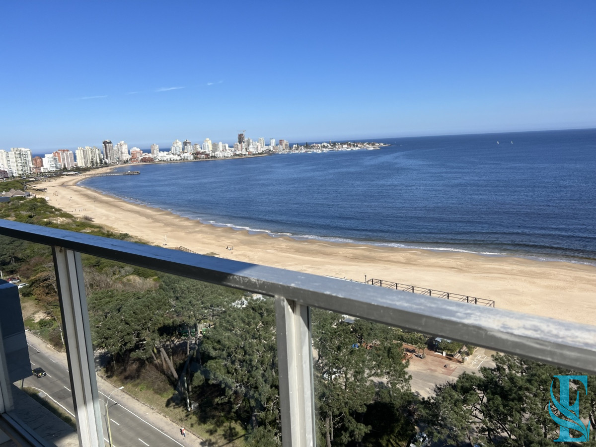 Apartamento ID.645 - Retasado. Espectacular apartamento en venta en primera linea mansa