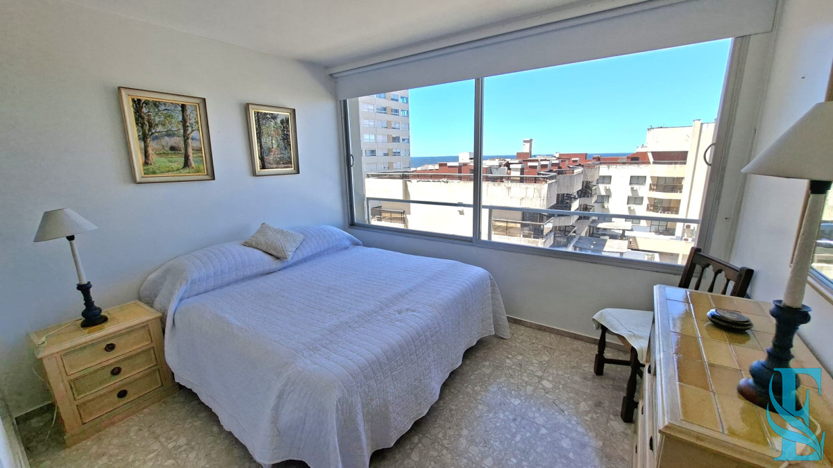 Apartamento ID.661 - Venta. Península, 1 dormitorio y medio garaje.