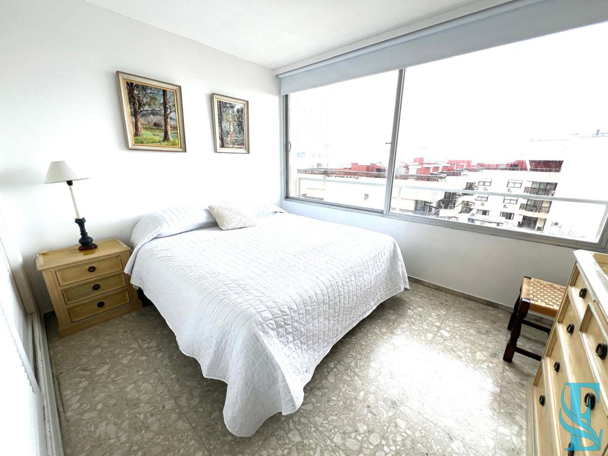 Apartamento ID.661 - Venta. Península, 1 dormitorio y medio garaje.