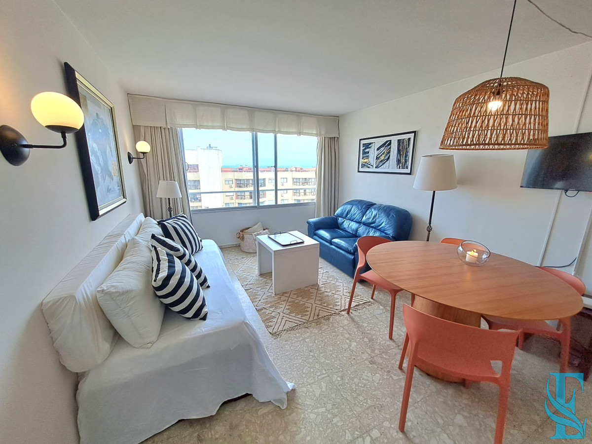 Apartamento ID.661 - Venta. Península, 1 dormitorio y medio garaje.