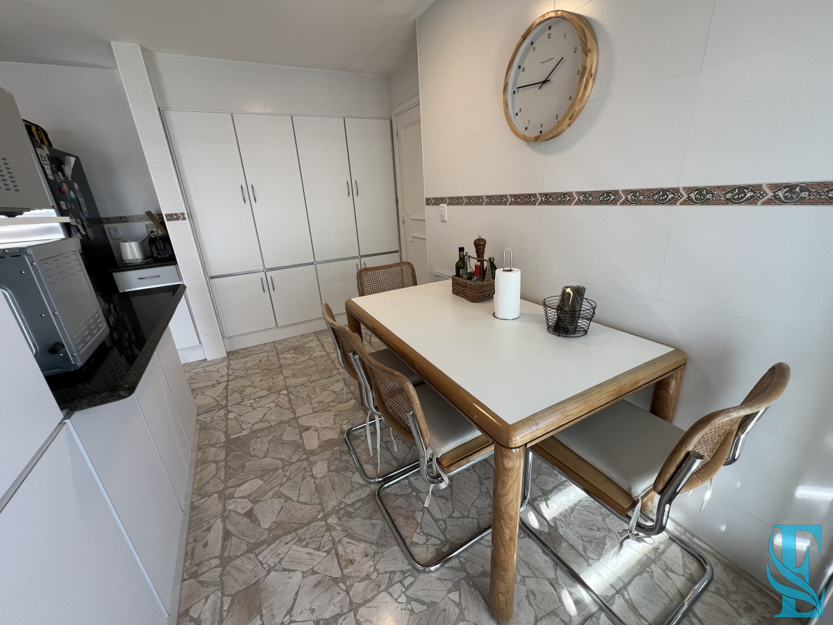 Apartamento ID.645 - Retasado. Espectacular apartamento en venta en primera linea mansa