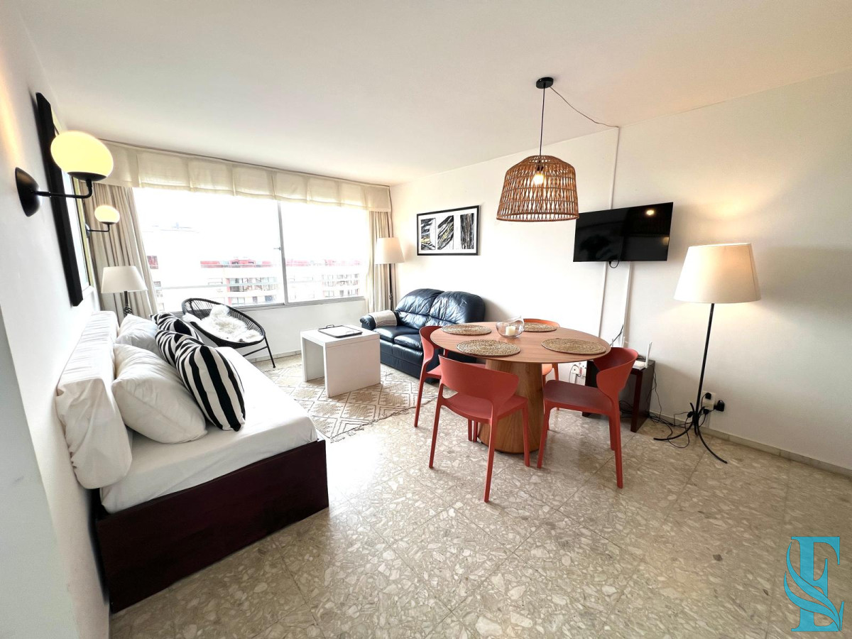 Apartamento ID.661 - Venta. Península, 1 dormitorio y medio garaje.