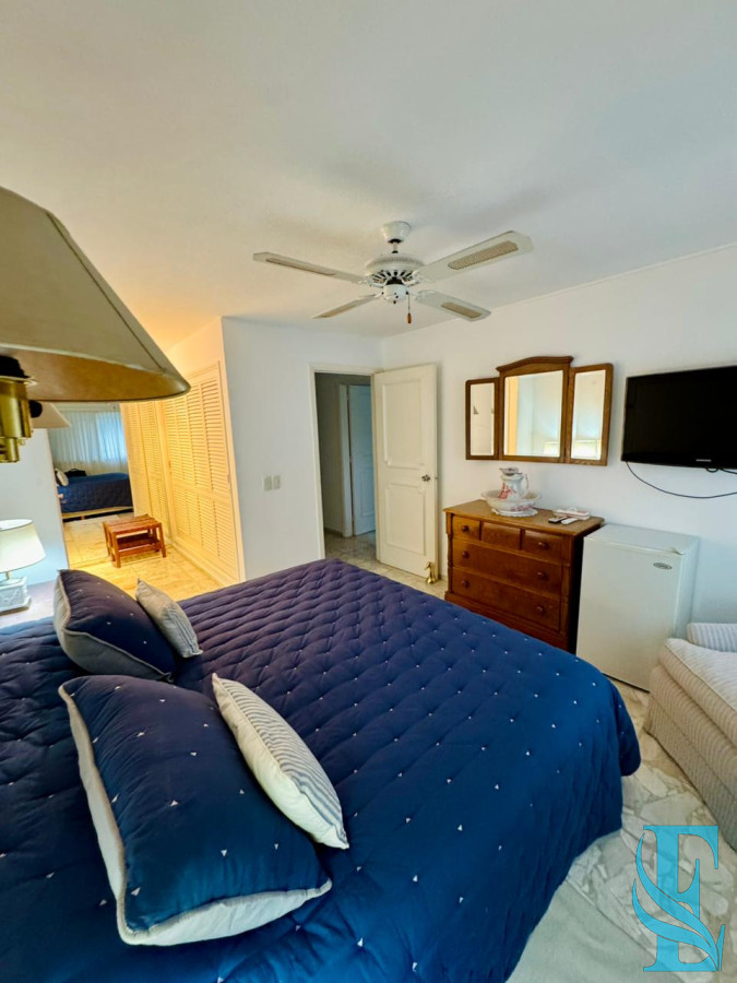 Apartamento ID.645 - Retasado. Espectacular apartamento en venta en primera linea mansa