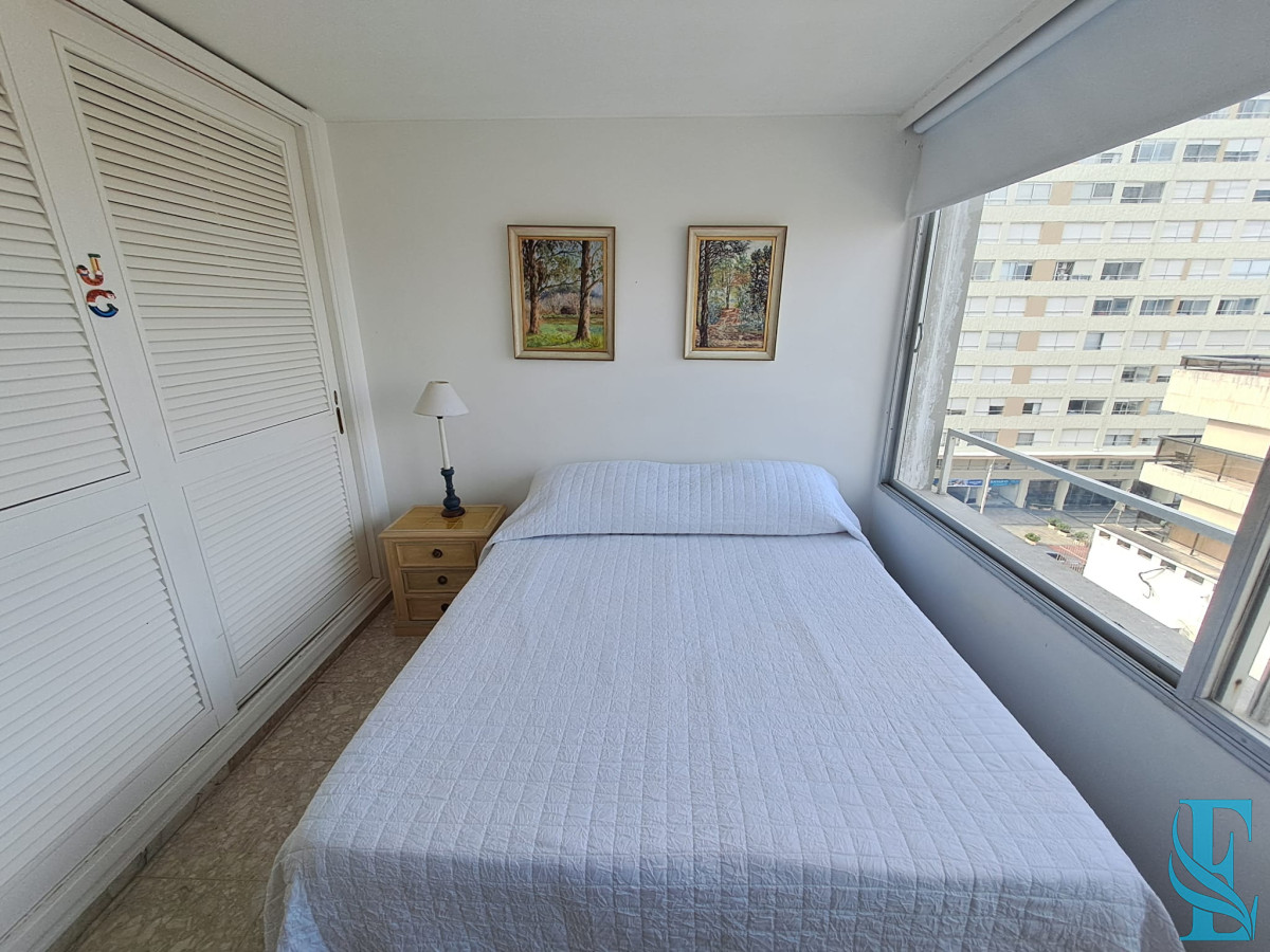 Apartamento ID.661 - Venta. Península, 1 dormitorio y medio garaje.