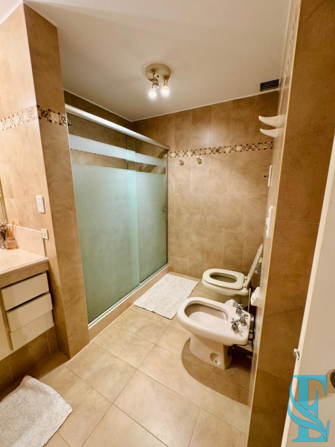 Apartamento ID.645 - Retasado. Espectacular apartamento en venta en primera linea mansa