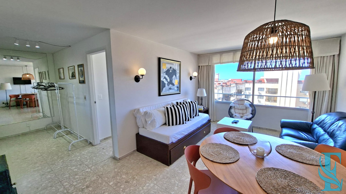 Apartamento ID.661 - Venta. Península, 1 dormitorio y medio garaje.