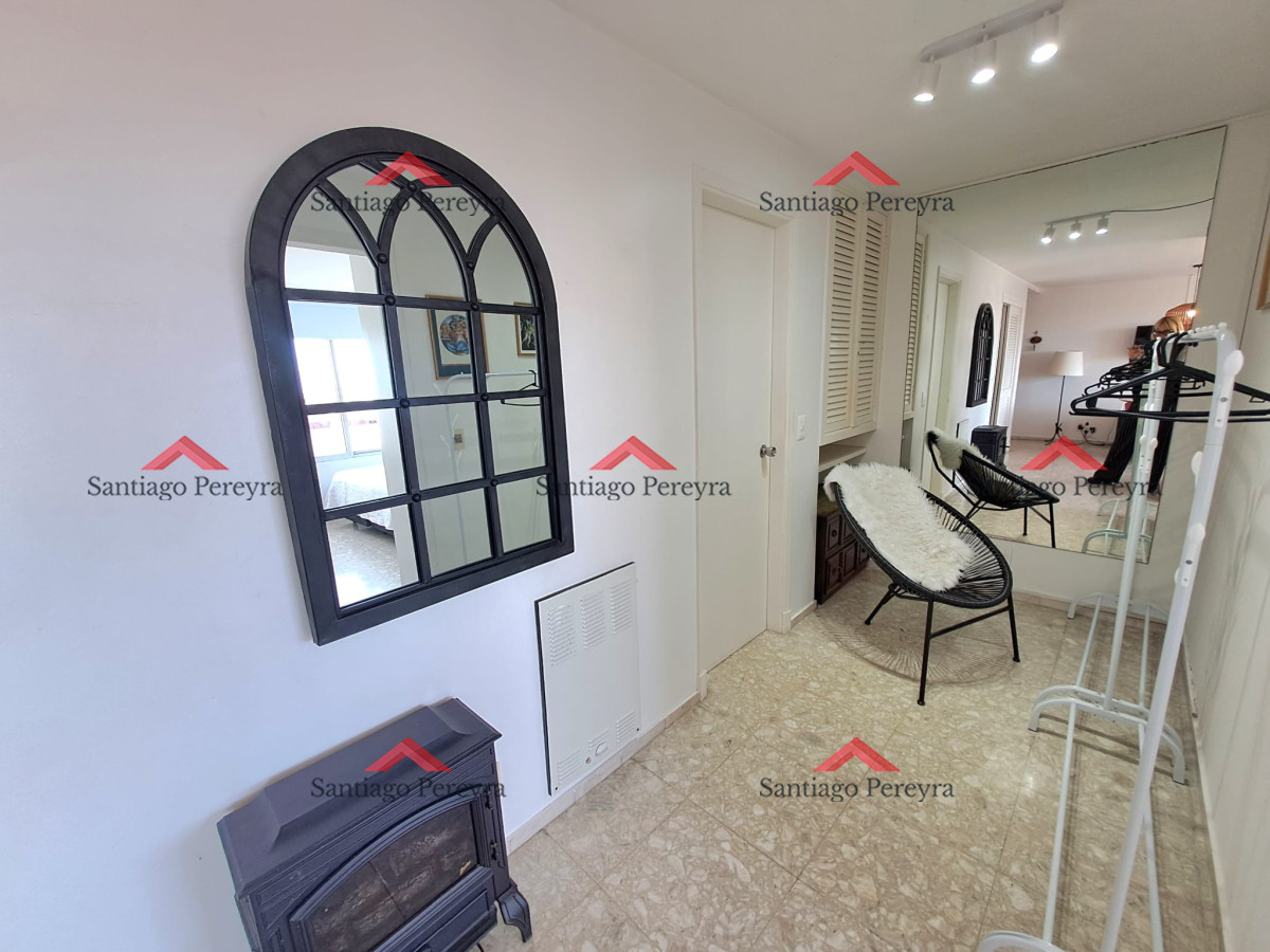 Apartamento ID.16356 - Venta. Península, 1 dormitorio y medio garaje.