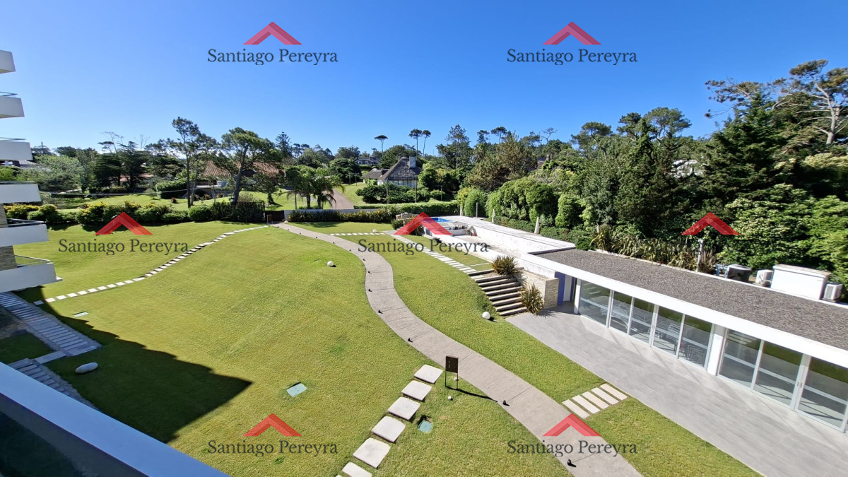 Apartamento ID.16727 - Excepcional plata en primera linea mansa