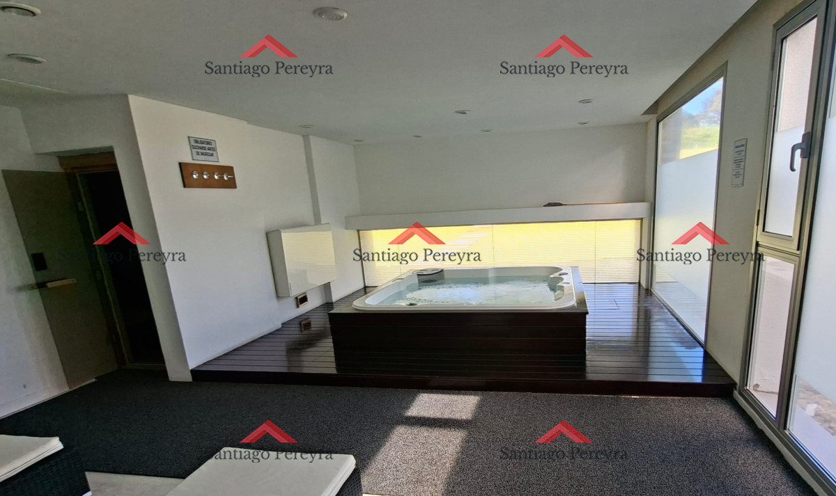 Apartamento ID.16727 - Excepcional plata en primera linea mansa