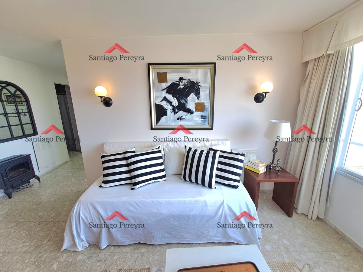 Apartamento ID.16356 - Venta. Península, 1 dormitorio y medio garaje.