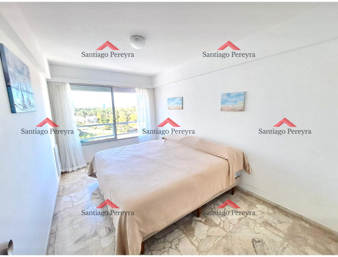 Apartamento ID.16753 - En venta primera linea playa mansa apartamento de 2 dormitorios y medio