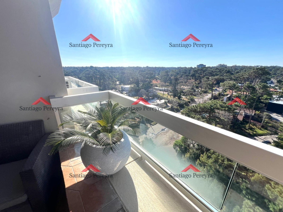 Apartamento ID.16631 - apartamento en venta zona shopping punta, 2 dormitorios y dependencia