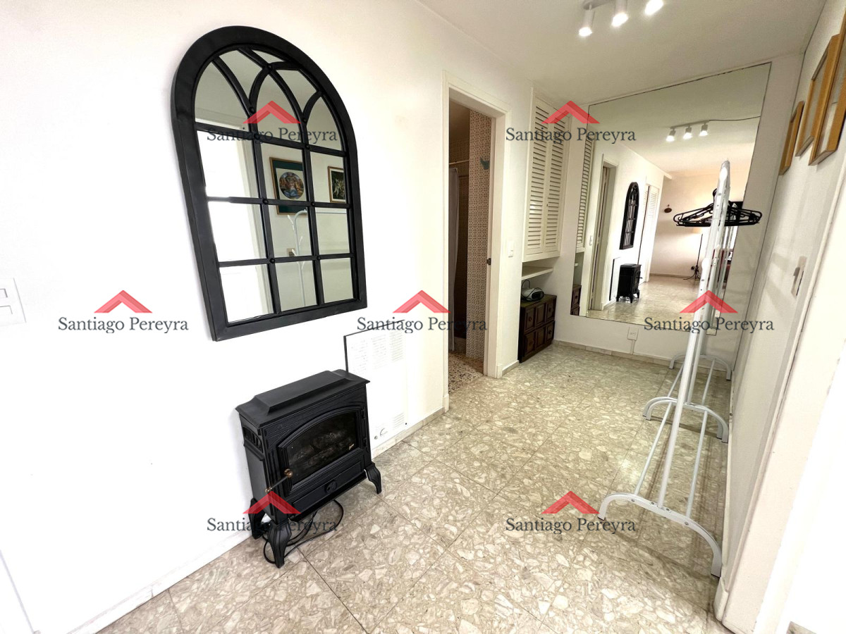 Apartamento ID.16356 - Venta. Península, 1 dormitorio y medio garaje.