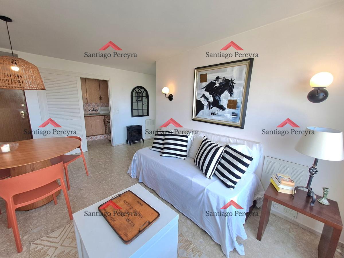 Apartamento ID.16356 - Venta. Península, 1 dormitorio y medio garaje.