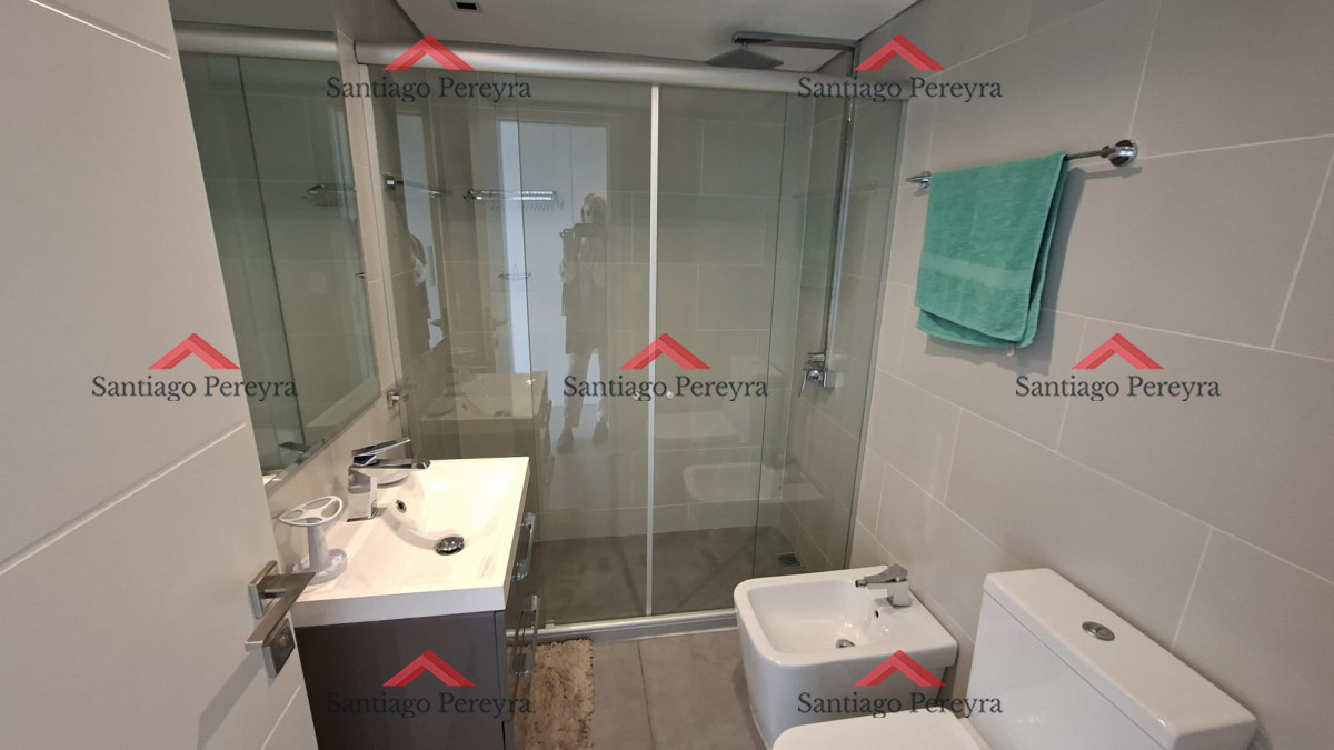 Apartamento ID.16727 - Excepcional plata en primera linea mansa