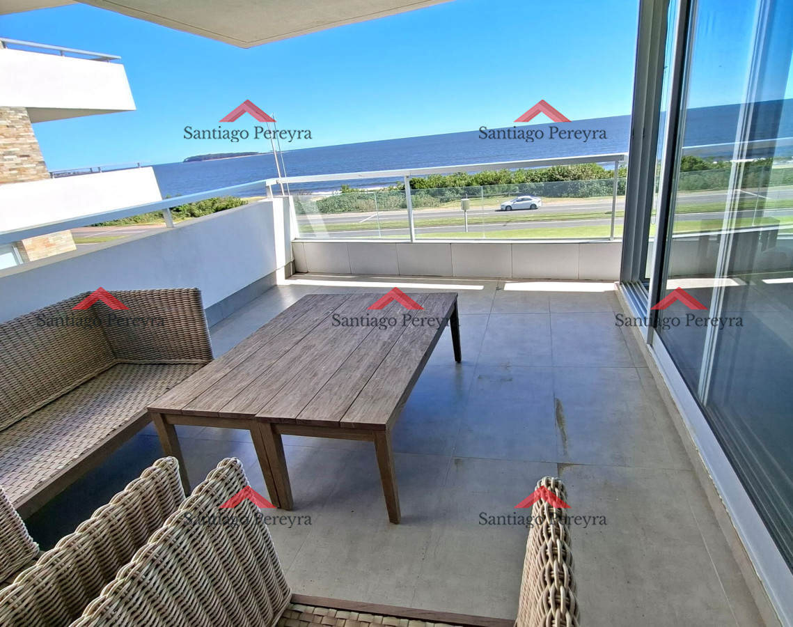 Apartamento ID.16727 - Excepcional plata en primera linea mansa