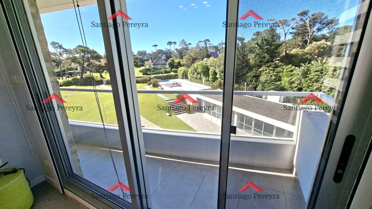 Apartamento ID.16727 - Excepcional plata en primera linea mansa